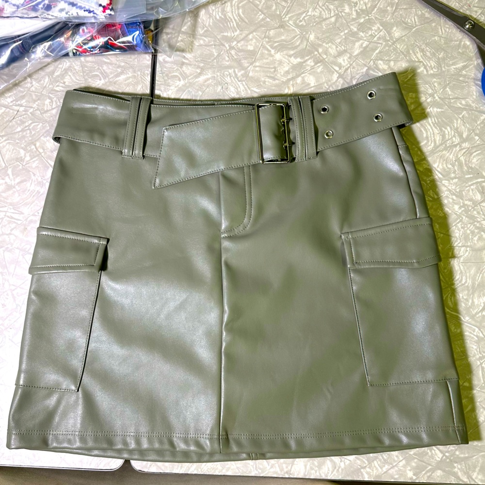 Tic Toc NWT Gray Green Pleather‎ Belted Mini Skirt Women's Polyester size Small